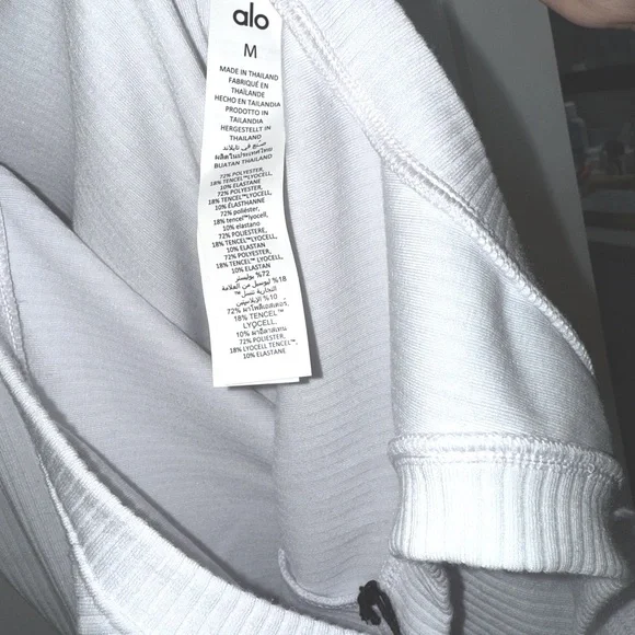 New with tags ALO Yoga White Wellness Tank Size: Medium Sold Out - Picture 6 of 10